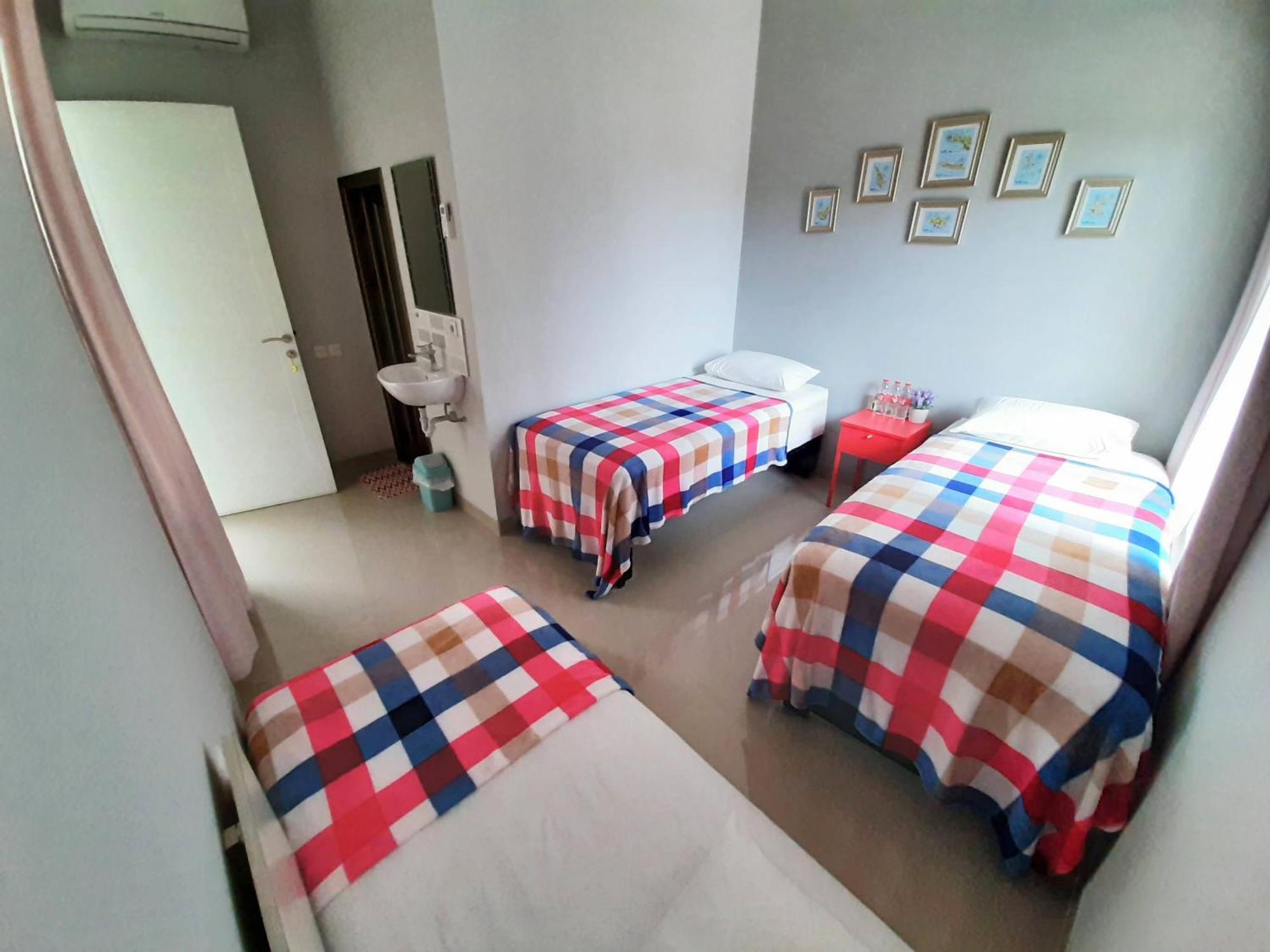 Inni Homestay Malang Chambre photo