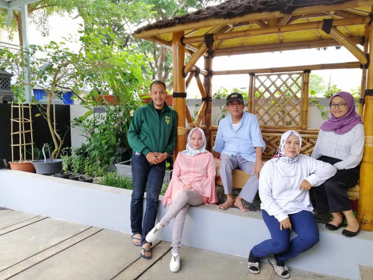Inni Homestay Malang Extérieur photo